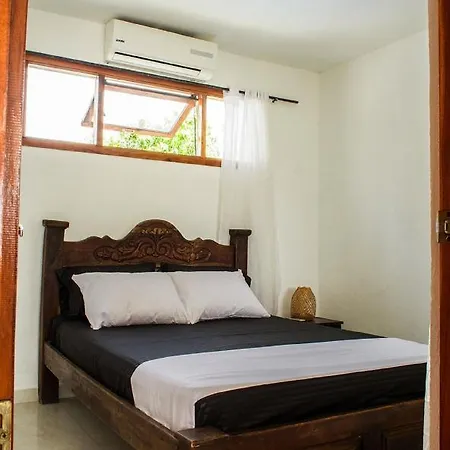 Hb2 Triple With Shared Bathroom Pensión *