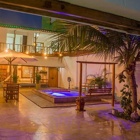 Hb2 Triple With Shared Bathroom Cartagena