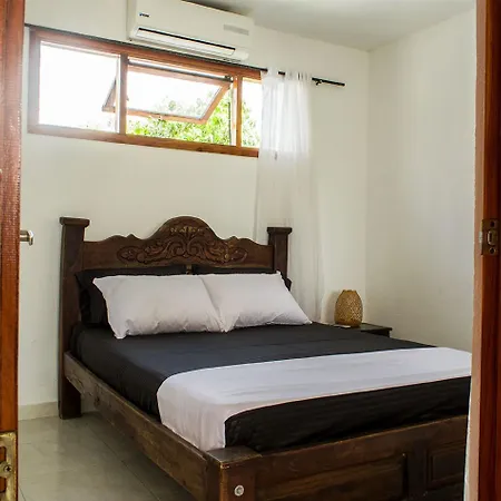Hb2 Triple With Shared Bathroom